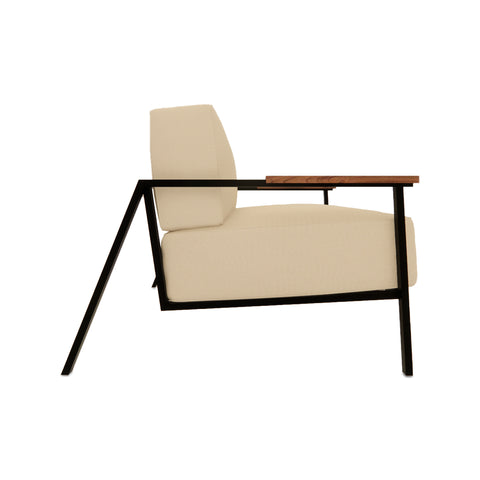 Ohio Visitor Chair with linen upholstery, wooden armrests, and MS powder-coated legs in a modern design